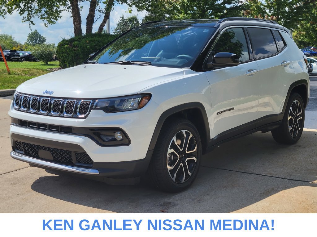 Used 2023 Jeep Compass Limited AWD/4WD image 7