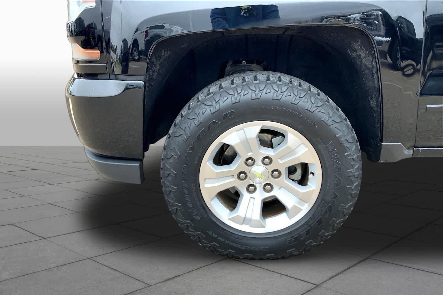 Used 2016 Chevrolet Silverado 1500 LT w/ All Star Edition AWD/4WD image 11
