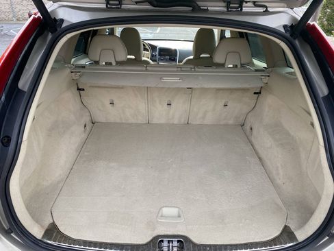 Used 2015 Volvo XC60 T6 w/ Proximity Package AWD/4WD image 24