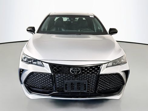Used 2020 Toyota Avalon XSE image 2