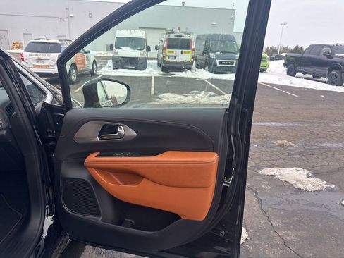 New 2026 Chrysler Pacifica Pinnacle AWD/4WD image 59