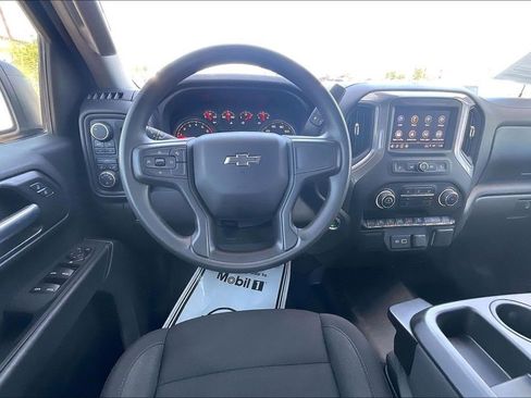 Used 2025 Chevrolet Silverado 1500 Custom Trail Boss AWD/4WD image 5