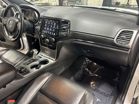 Used 2021 Jeep Grand Cherokee Limited AWD/4WD image 30