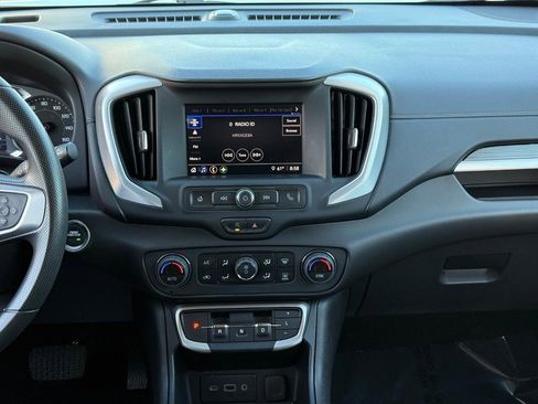 Used 2023 GMC Terrain SLE w/ Driver Convenience Package image 16