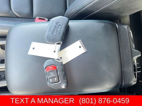 Used 2024 Jeep Wrangler High Altitude AWD/4WD image 28