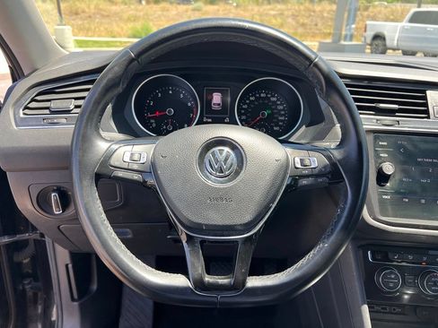 Used 2019 Volkswagen Tiguan SE w/ 3rd Row Seat Package AWD/4WD image 31