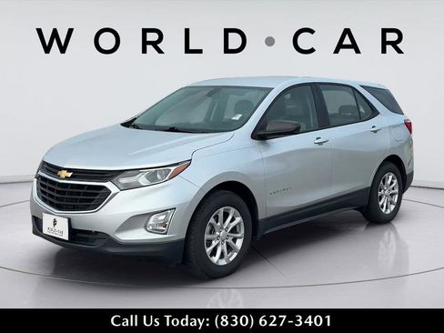 Used 2018 Chevrolet Equinox LS FWD image 3