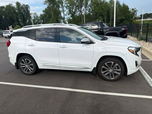 Used 2020 GMC Terrain Denali w/ LPO, Floor Liner Package AWD/4WD image 5