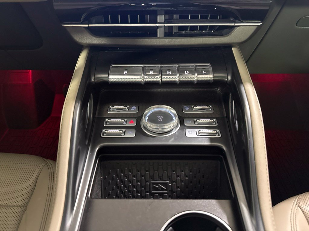 Used 2024 Lincoln Nautilus Premier w/ Equipment Group 102A AWD/4WD image 31