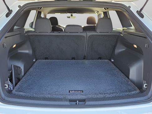 Used 2021 Volkswagen Atlas Cross Sport S image 28