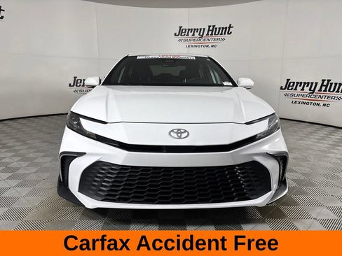 Used 2025 Toyota Camry SE w/ Convenience Package FWD image 3