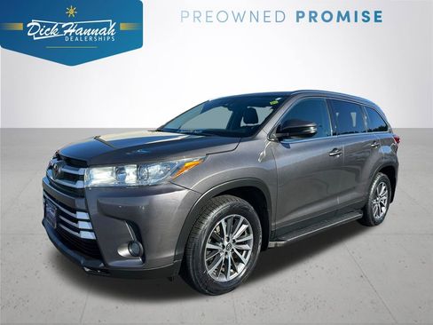 Used 2019 Toyota Highlander XLE image 1
