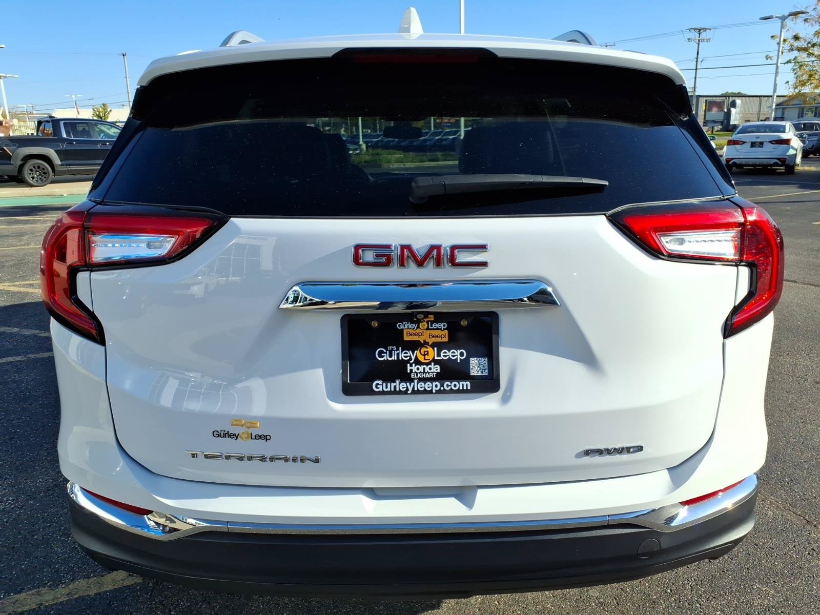 Used 2024 GMC Terrain SLT AWD/4WD image 10