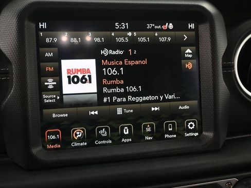 Used 2022 Jeep Wrangler Unlimited Sahara w/ Cold Weather Group image 14