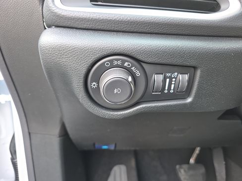 New 2026 Chrysler Pacifica Select w/ S Appearance Package image 14