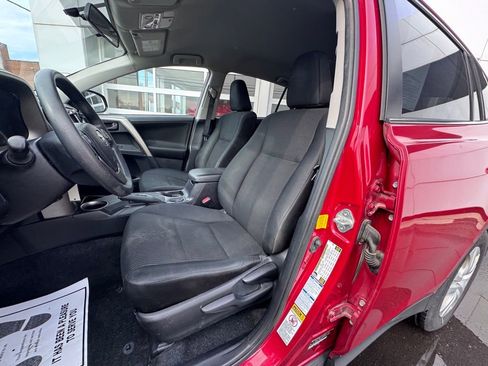 Used 2014 Toyota RAV4 LE image 10