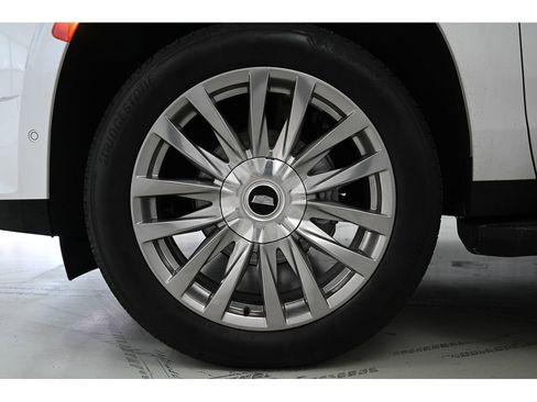 Used 2022 Cadillac Escalade Premium Luxury w/ LPO, Illumination Package image 24