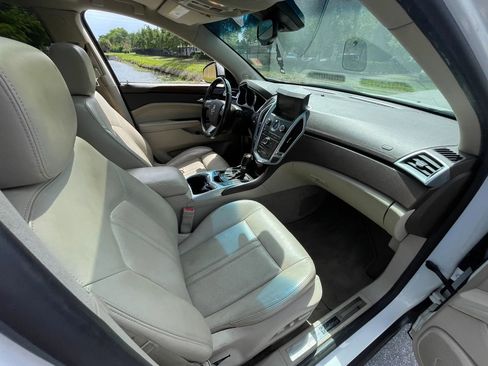 Used 2012 Cadillac SRX Luxury FWD image 22