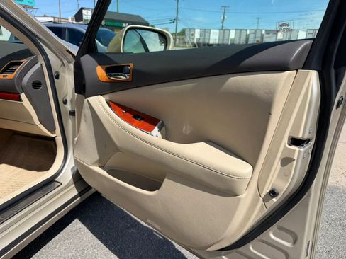 Used 2010 Lexus ES 350 image 7