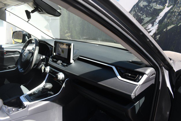 Used 2025 Toyota RAV4 LE AWD/4WD image 24