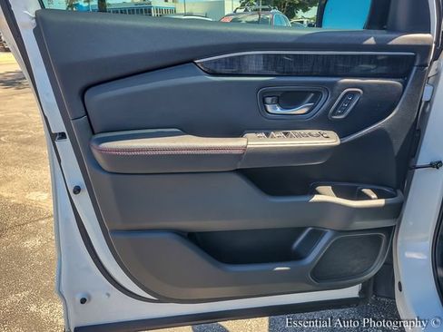 Used 2025 Honda Pilot Black Edition image 20