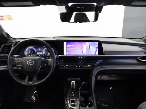 Used 2025 Toyota Crown Signia w/ Advanced Technology Package AWD/4WD image 27