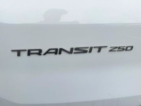 Used 2022 Ford Transit 250 Low Roof AWD image 18