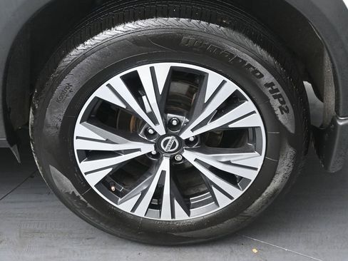 Used 2021 Nissan Rogue SV image 34