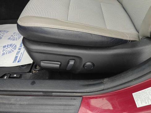 Used 2016 Toyota Camry SE image 11