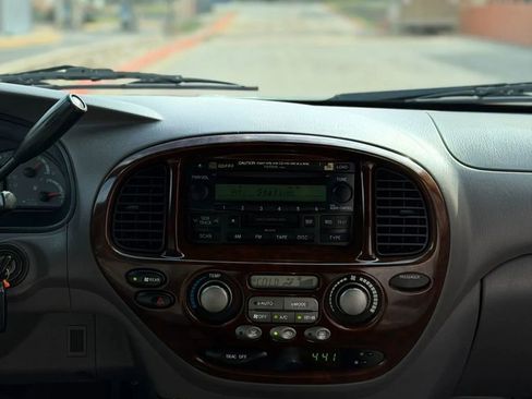 Used 2004 Toyota Sequoia Limited image 28