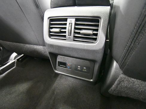 Used 2023 Nissan Rogue SL w/ SL Premium Package image 17