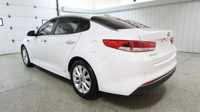 Used 2018 Kia Optima LX w/ 17" Alloy Wheels Package FWD image 3