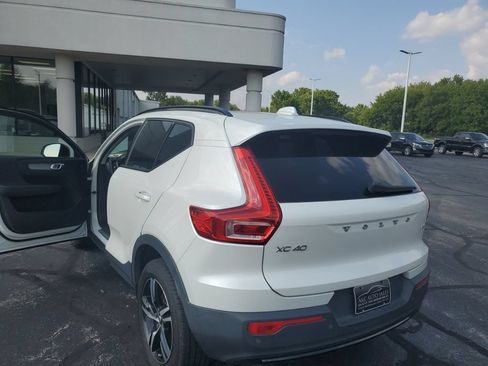 Used 2023 Volvo XC40 B5 Plus AWD/4WD image 7