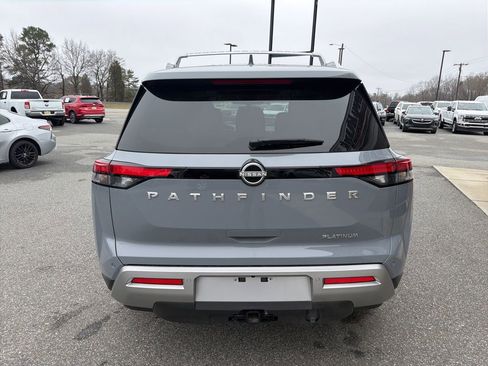 Used 2025 Nissan Pathfinder Platinum image 7