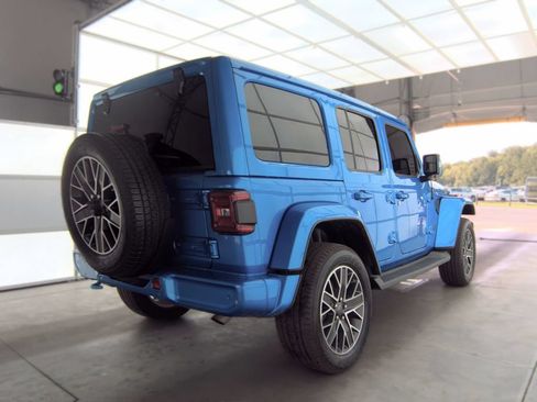 Used 2023 Jeep Wrangler Unlimited Sahara AWD/4WD image 2