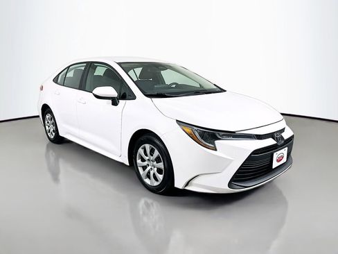 Certified 2024 Toyota Corolla LE image 3