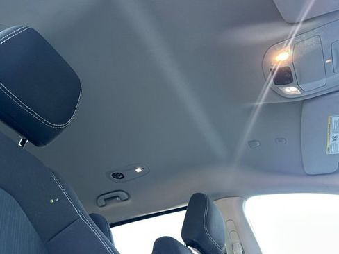 Used 2023 Chrysler Voyager LX FWD image 20