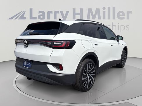Used 2024 Volkswagen ID.4 Pro AWD/4WD image 5