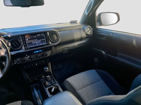 Used 2021 Toyota Tacoma TRD Sport w/ Technology Package image 21