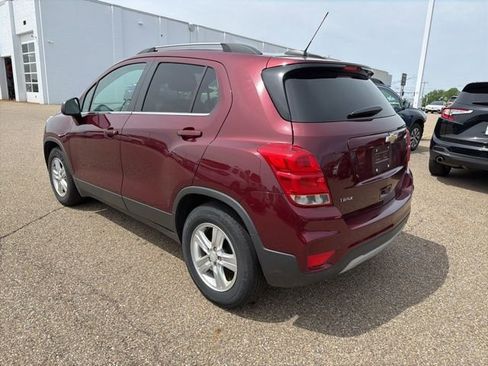 Used 2017 Chevrolet Trax LT FWD image 4