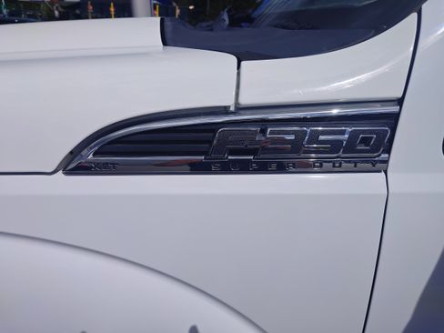 Used 2015 Ford F350 XLT w/ XTR Package image 6