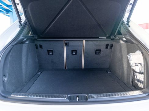 Certified 2026 Porsche Macan AWD/4WD image 28