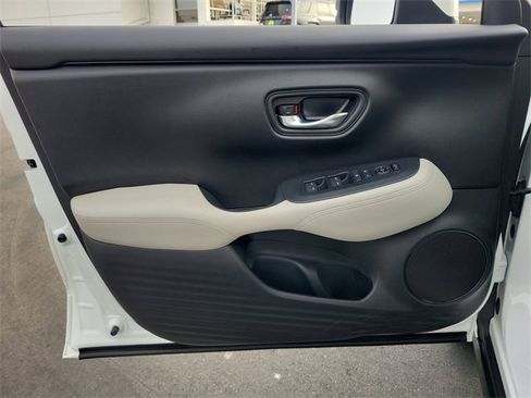 Used 2023 Honda HR-V LX image 17