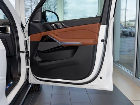 New 2026 BMW X5 xDrive50e AWD/4WD image 19