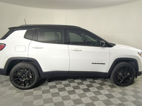 Certified 2023 Jeep Compass Altitude w/ Convenience Group image 4