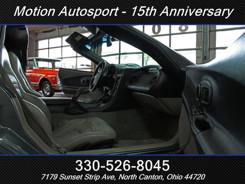 Used 2004 Chevrolet Corvette Coupe w/ Preferred Equipment Group RWD image 34