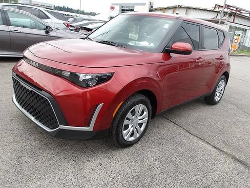 Certified 2024 Kia Soul LX FWD image 3