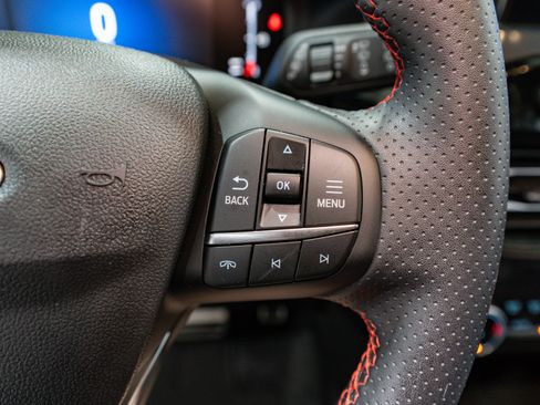 Used 2024 Ford Escape ST-Line image 25