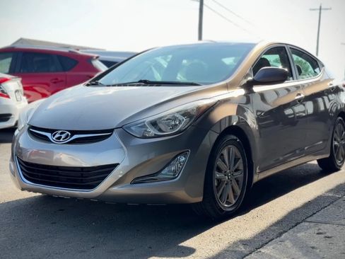Used 2014 Hyundai Elantra SE w/ Option Group 02 FWD image 5