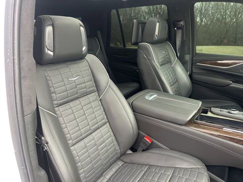 Used 2024 Cadillac Escalade Premium Luxury Platinum AWD/4WD image 50